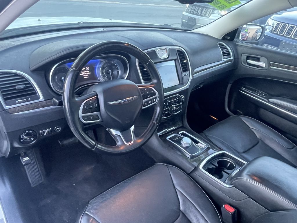 Photo 11 of this CHRYSLER 300