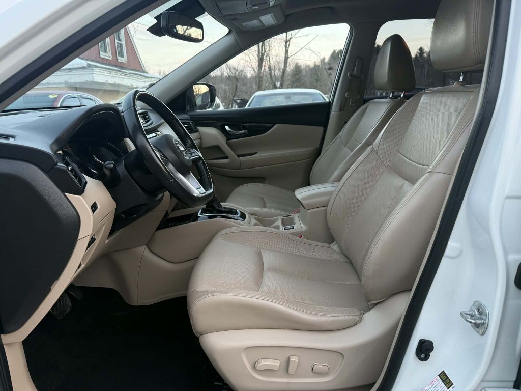 Photo 8 of this NISSAN ROGUE