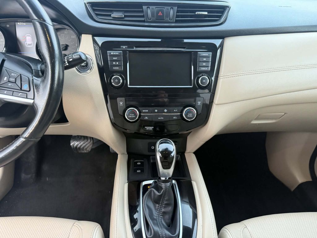 Photo 13 of this NISSAN ROGUE