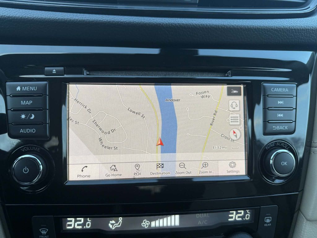Photo 14 of this NISSAN ROGUE