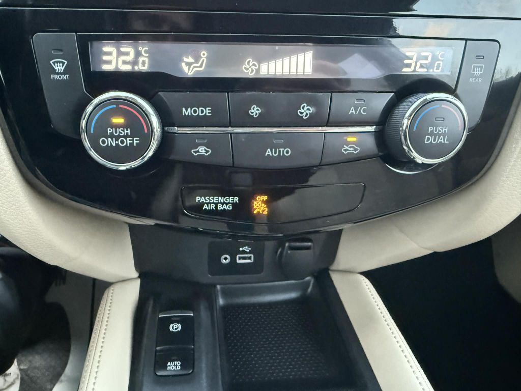 Photo 16 of this NISSAN ROGUE