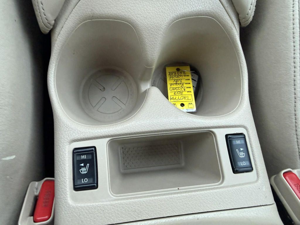 Photo 17 of this NISSAN ROGUE