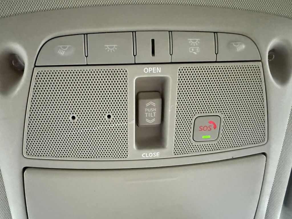 Photo 20 of this NISSAN ROGUE