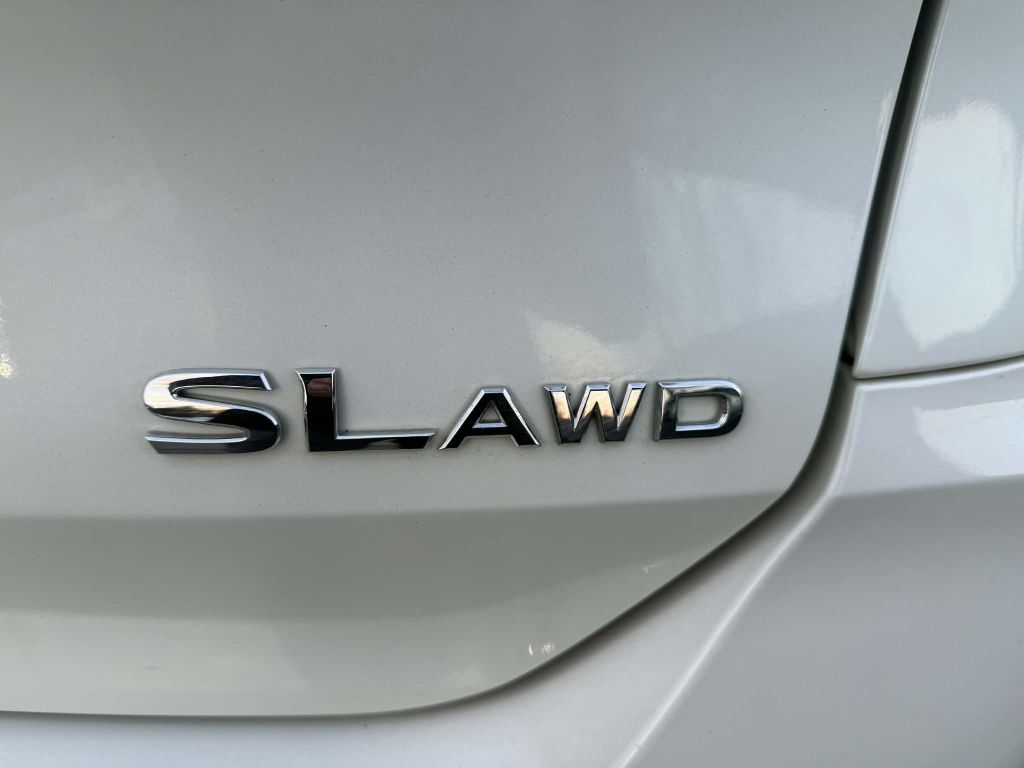 Photo 24 of this NISSAN ROGUE