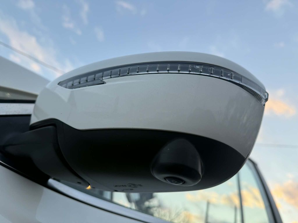 Photo 22 of this NISSAN ROGUE