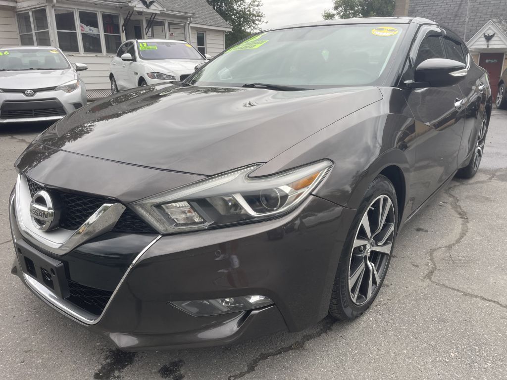 Photo 3 of this NISSAN MAXIMA