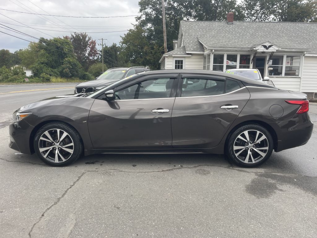 Photo 4 of this NISSAN MAXIMA