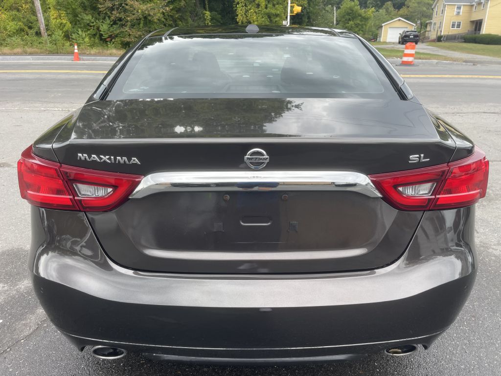 Photo 6 of this NISSAN MAXIMA