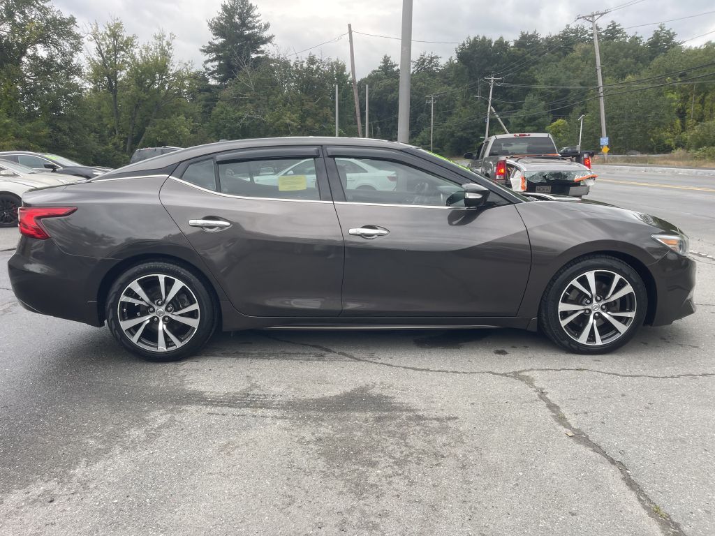 Photo 8 of this NISSAN MAXIMA