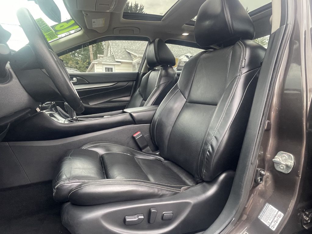 Photo 9 of this NISSAN MAXIMA