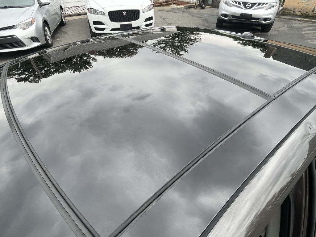 Photo 22 of this NISSAN MAXIMA