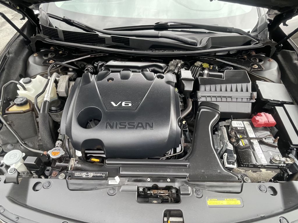 Photo 30 of this NISSAN MAXIMA