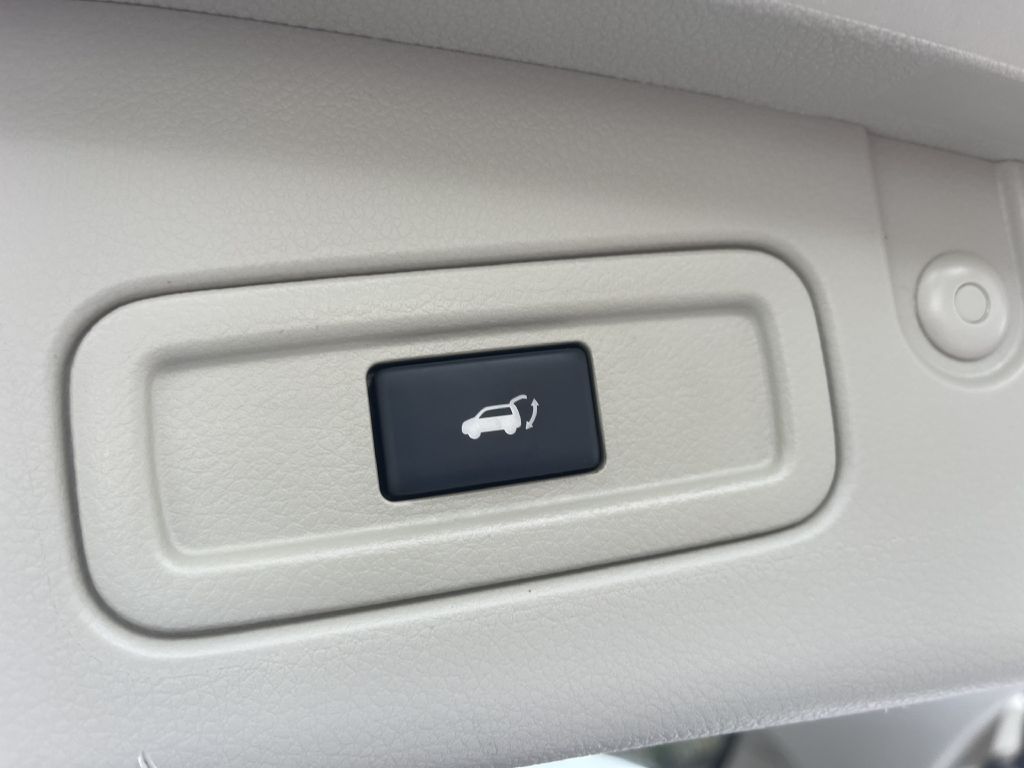 Photo 27 of this NISSAN MURANO