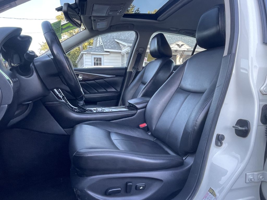 Photo 9 of this INFINITI Q50