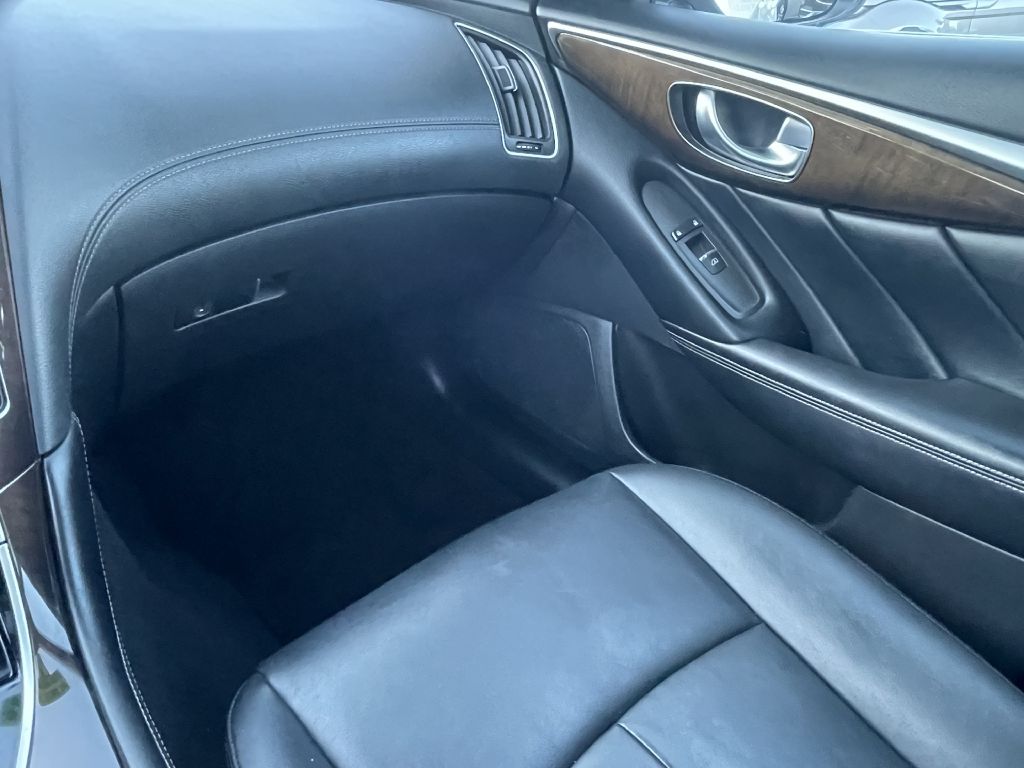 Photo 21 of this INFINITI Q50
