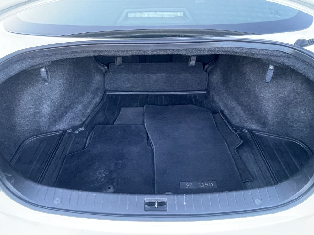 Photo 33 of this INFINITI Q50
