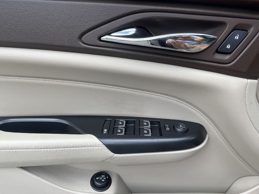 Photo 21 of this CADILLAC SRX4