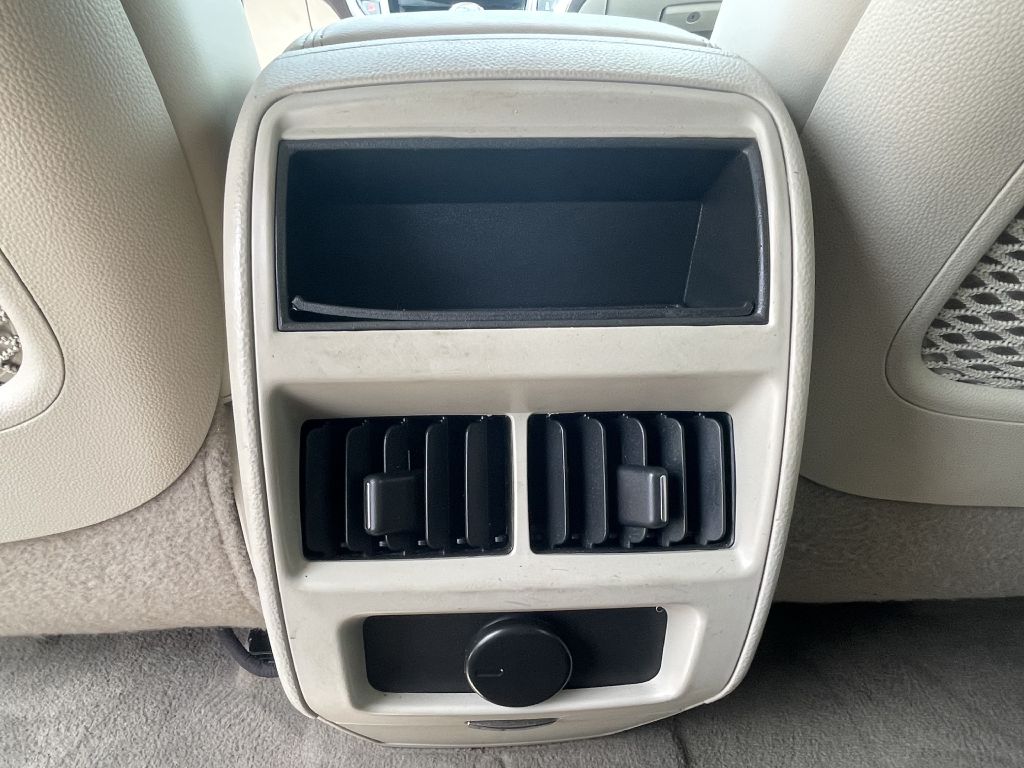 Photo 24 of this CADILLAC SRX4