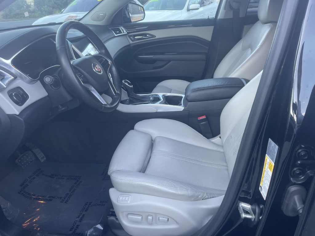 Photo 9 of this CADILLAC SRX4