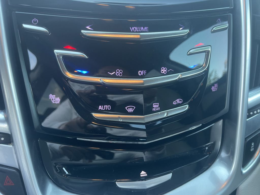 Photo 19 of this CADILLAC SRX4