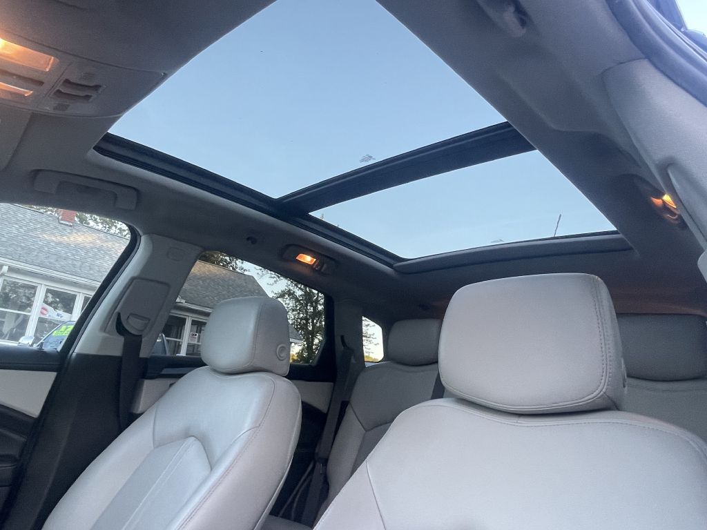 Photo 25 of this CADILLAC SRX4