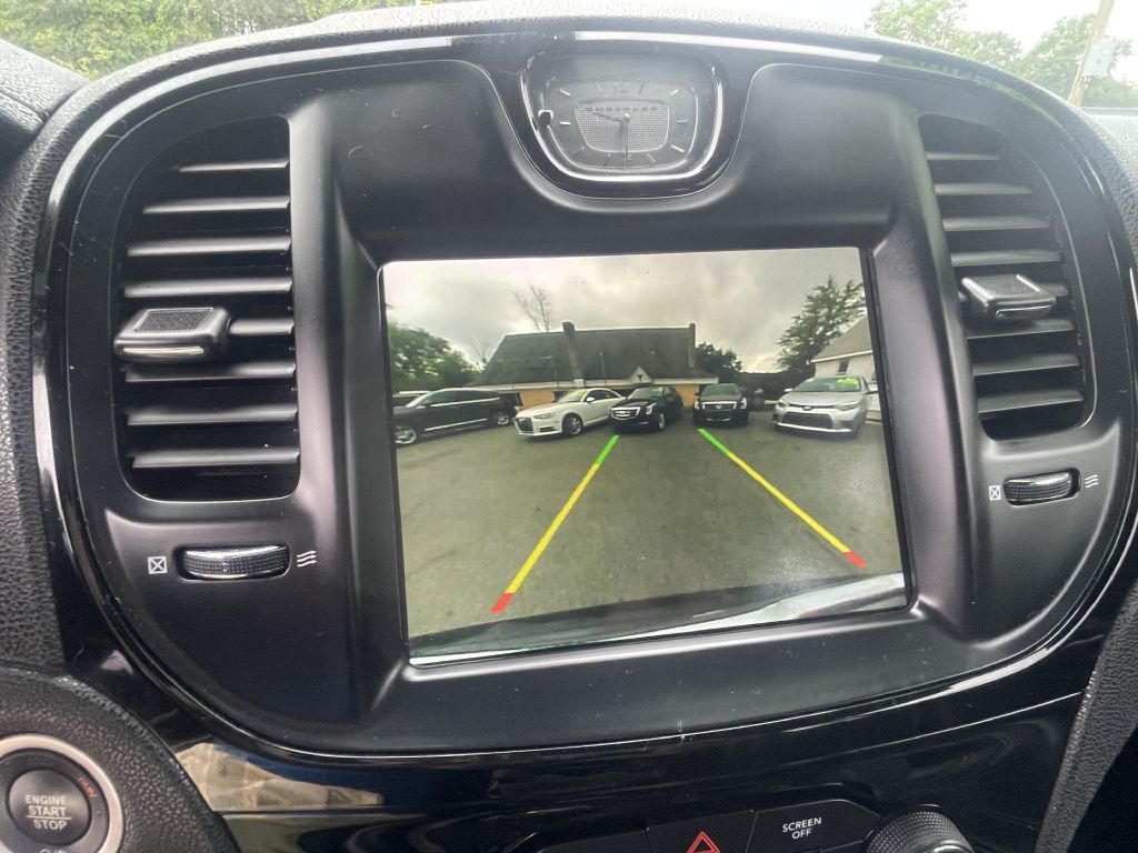 Photo 17 of this CHRYSLER 300
