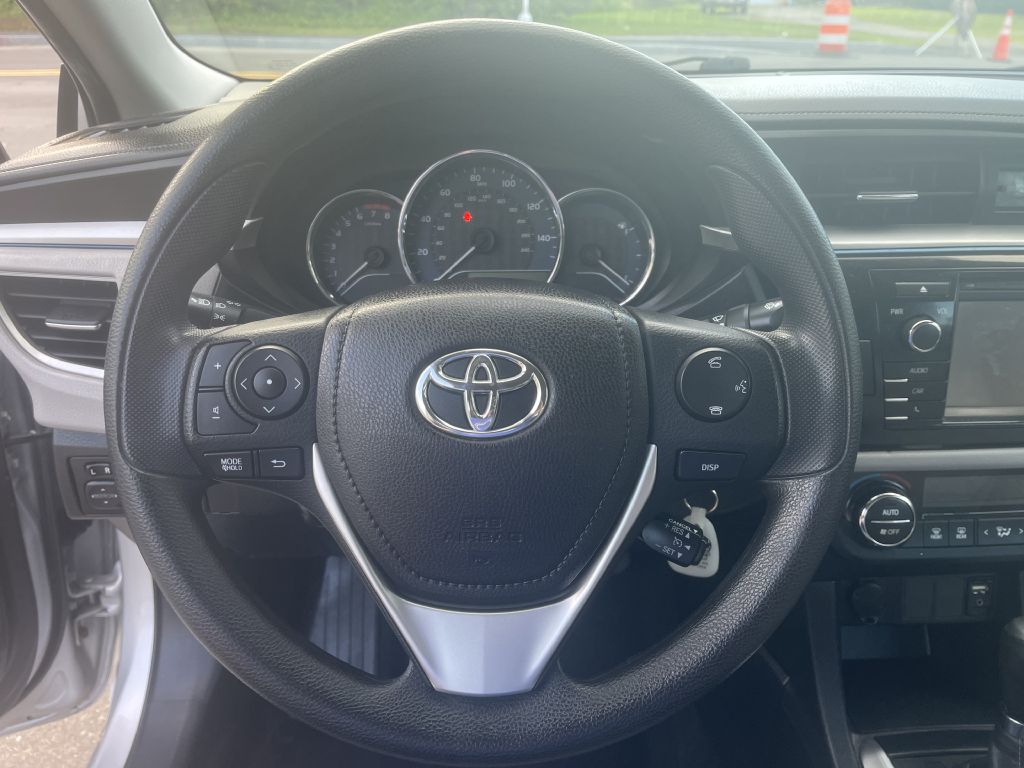 Photo 13 of this TOYOTA COROLLA