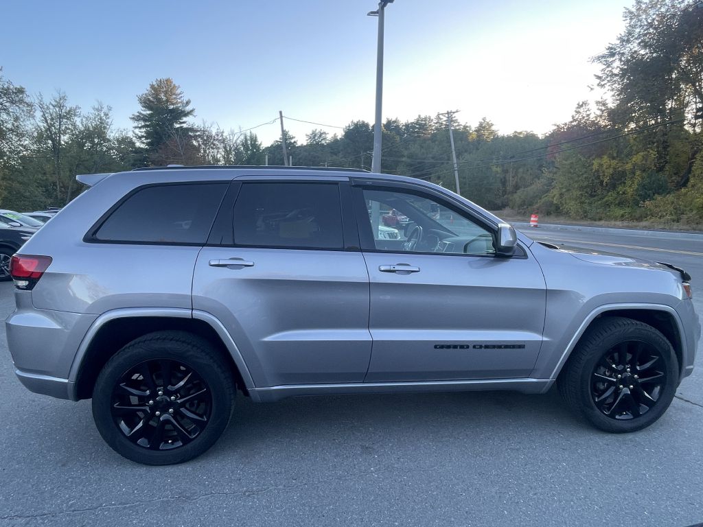 Photo 8 of this JEEP GRAND CHEROKEE