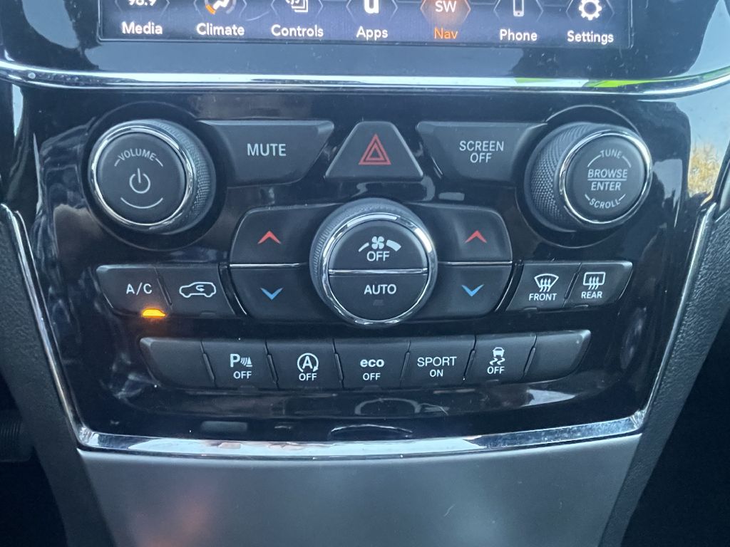 Photo 19 of this JEEP GRAND CHEROKEE