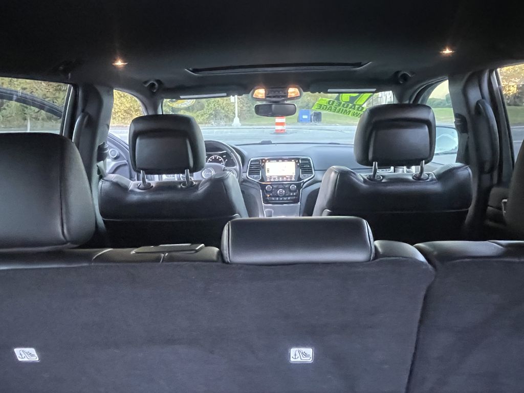 Photo 35 of this JEEP GRAND CHEROKEE