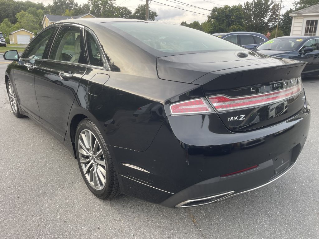 Photo 5 of this LINCOLN MKZ