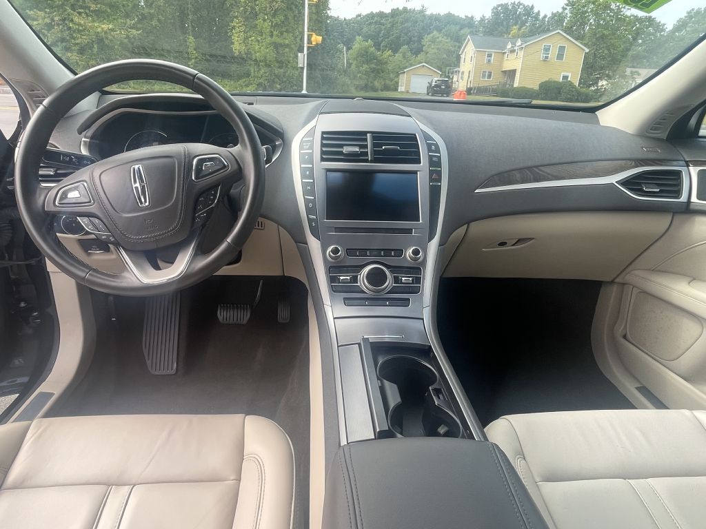 Photo 12 of this LINCOLN MKZ
