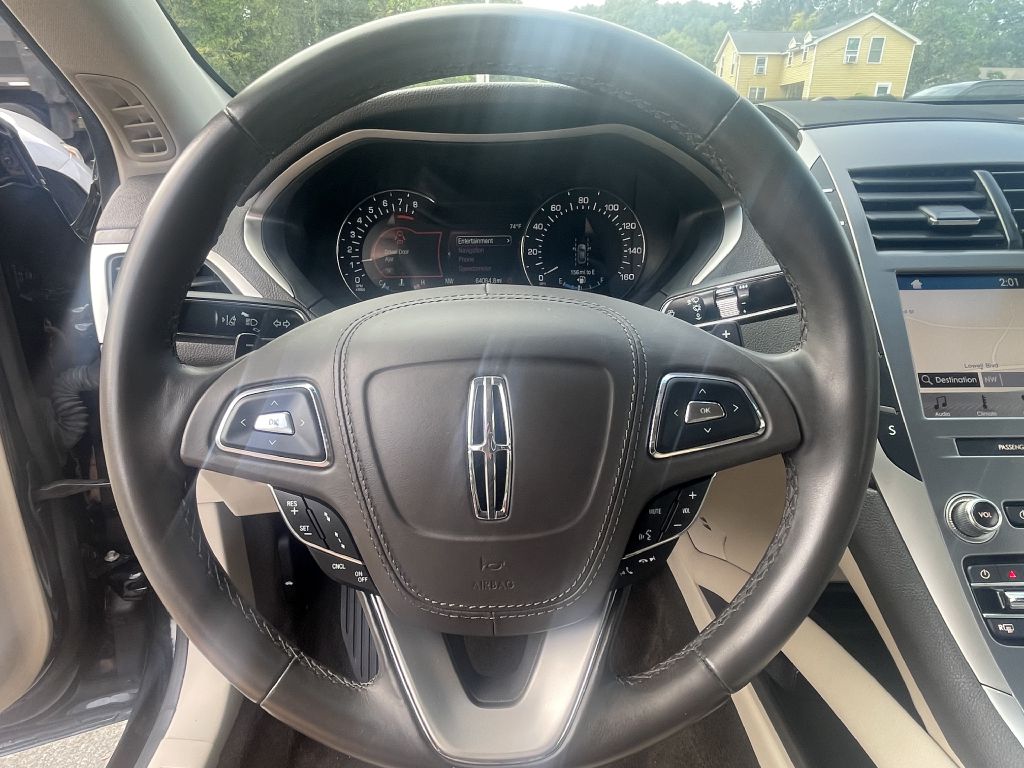 Photo 13 of this LINCOLN MKZ