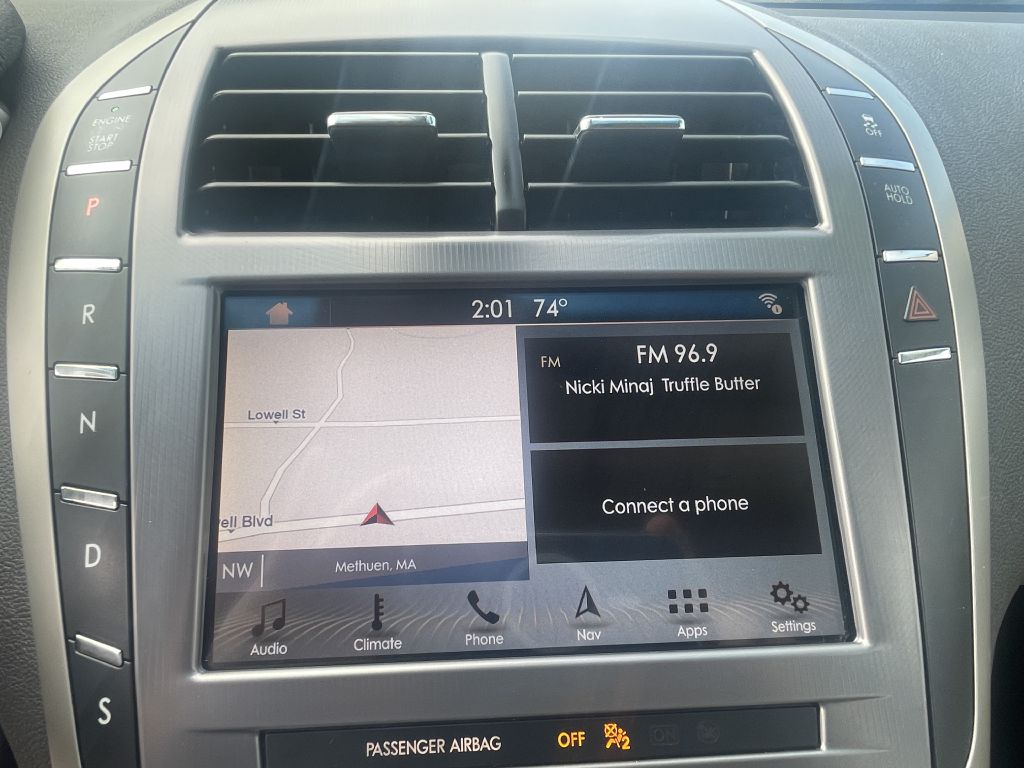 Photo 16 of this LINCOLN MKZ