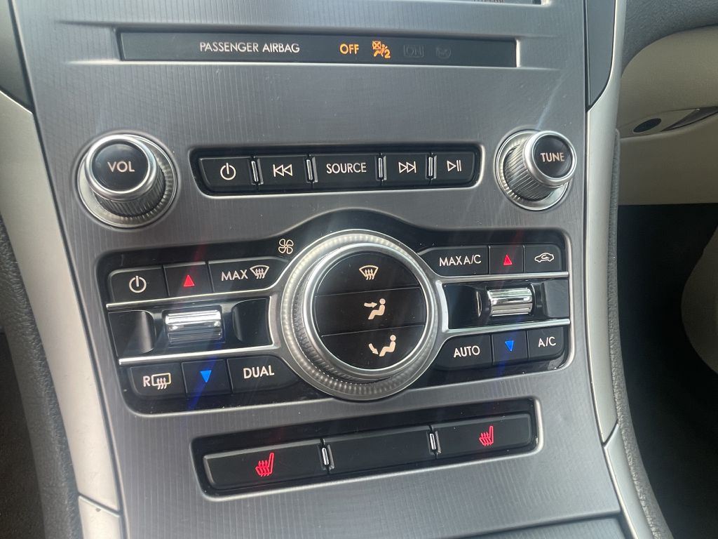 Photo 19 of this LINCOLN MKZ