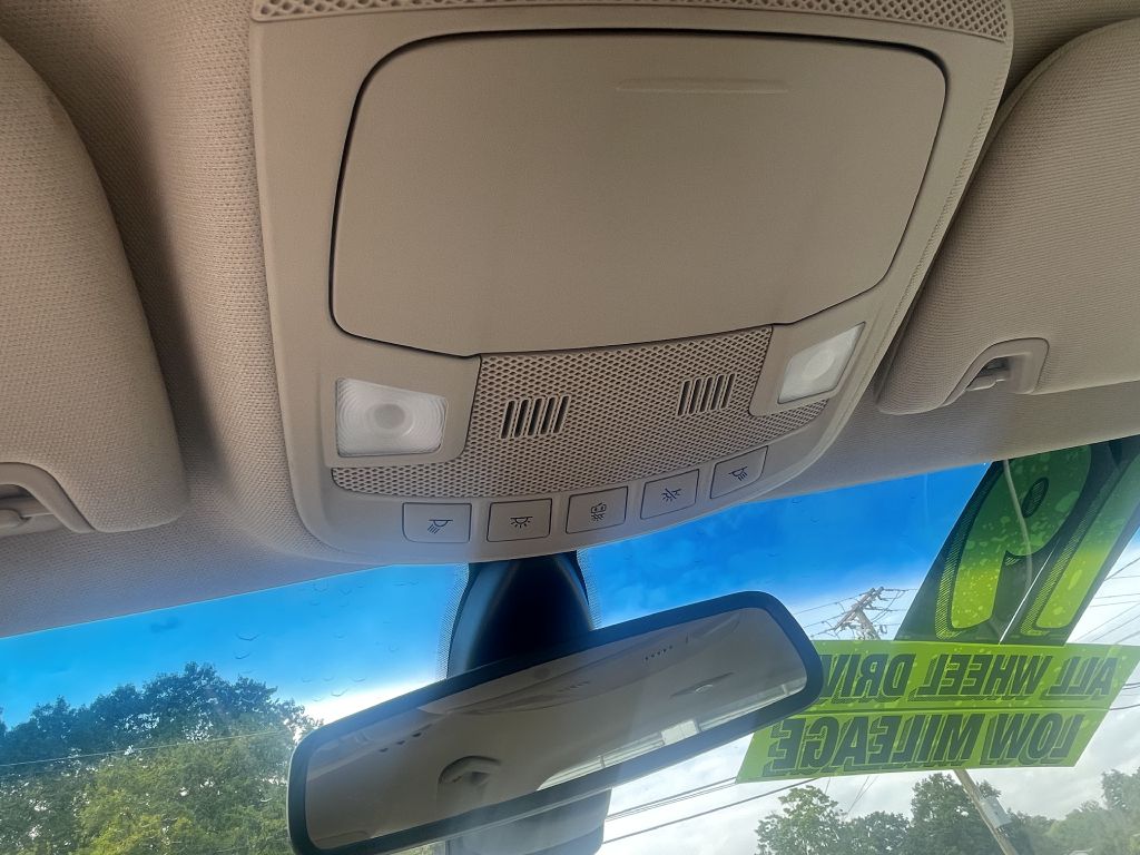 Photo 23 of this LINCOLN MKZ