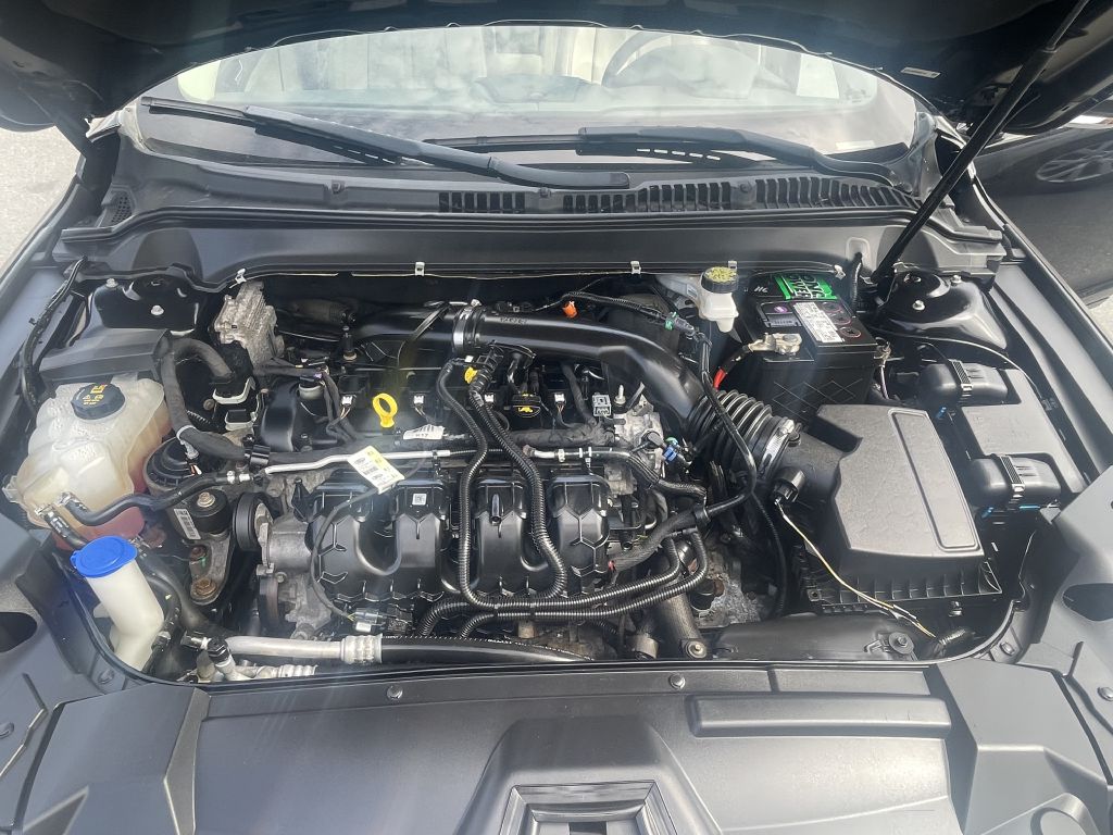 Photo 30 of this LINCOLN MKZ