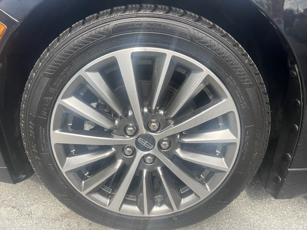 Photo 31 of this LINCOLN MKZ