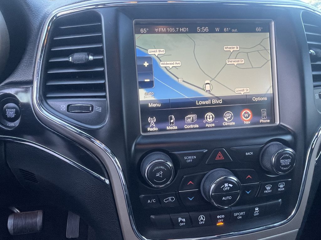 Photo 16 of this JEEP GRAND CHEROKEE