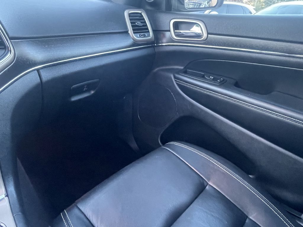 Photo 22 of this JEEP GRAND CHEROKEE