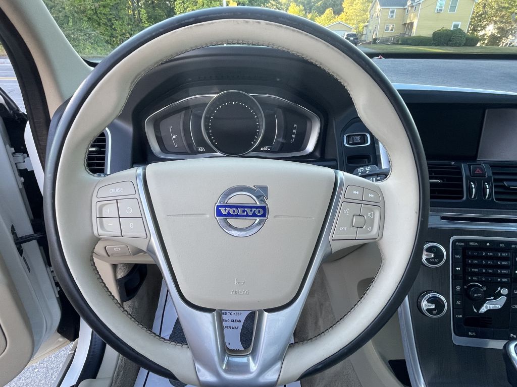 Photo 9 of this VOLVO XC60