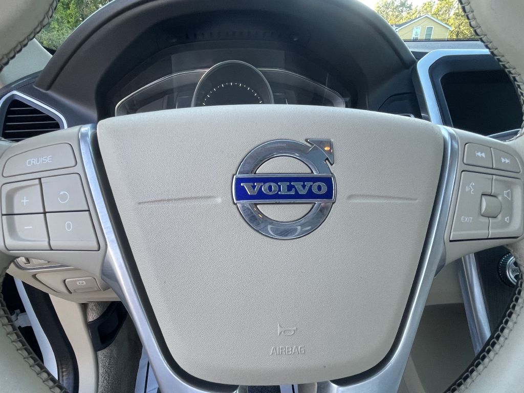 Photo 10 of this VOLVO XC60