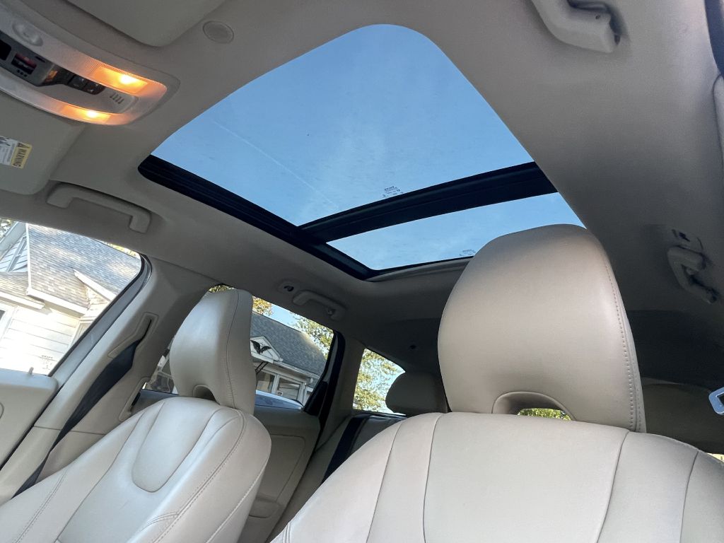 Photo 15 of this VOLVO XC60