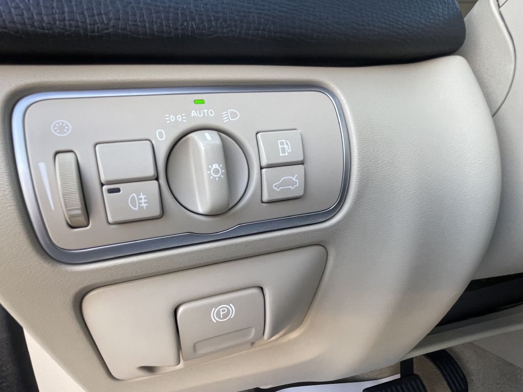 Photo 20 of this VOLVO XC60