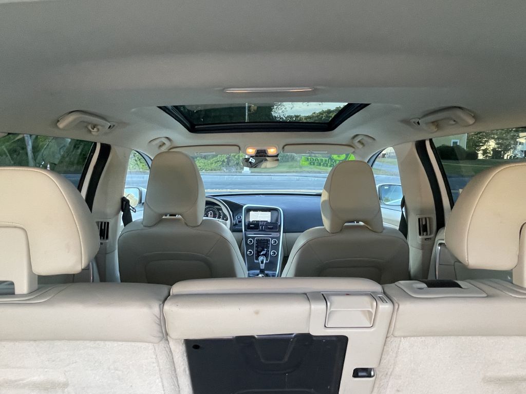Photo 28 of this VOLVO XC60
