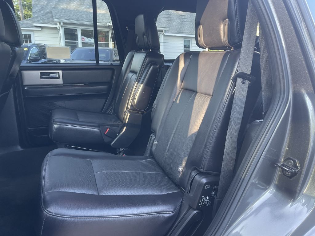Photo 11 of this FORD EXPEDITION