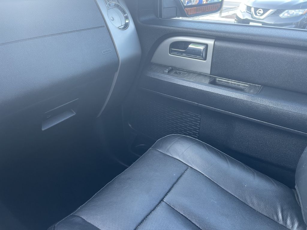 Photo 21 of this FORD EXPEDITION