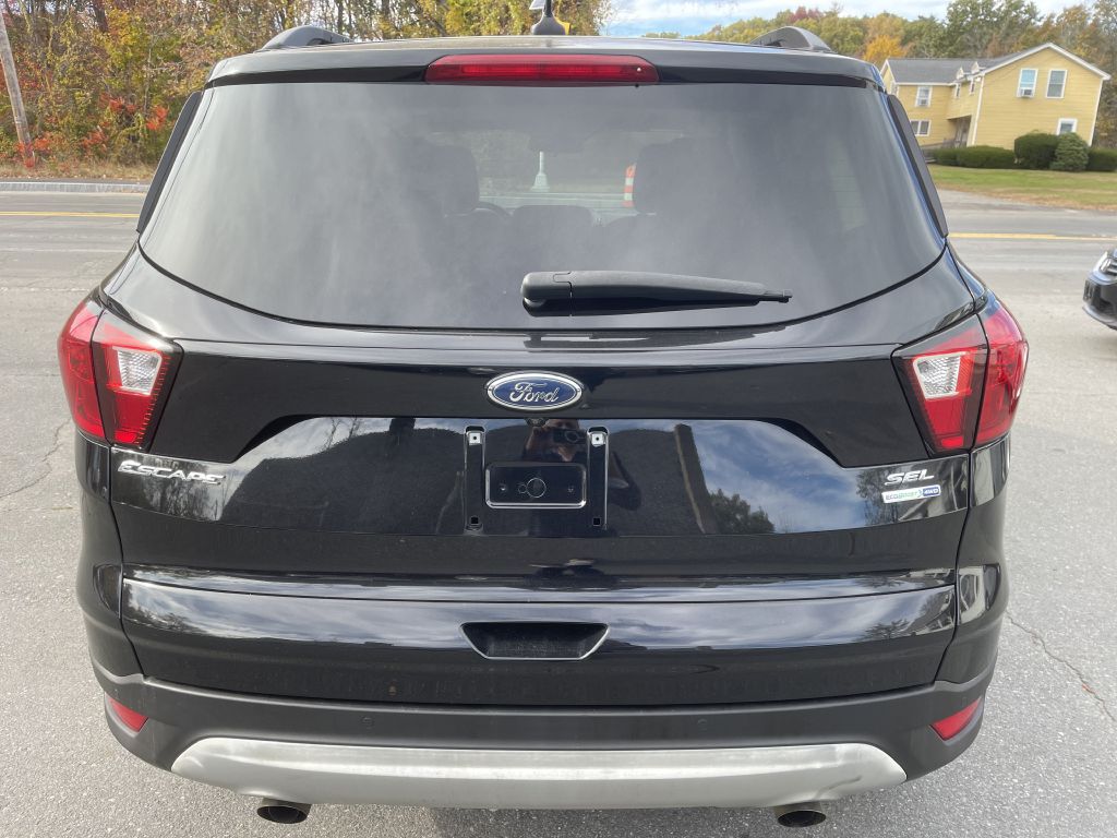 Photo 6 of this FORD ESCAPE
