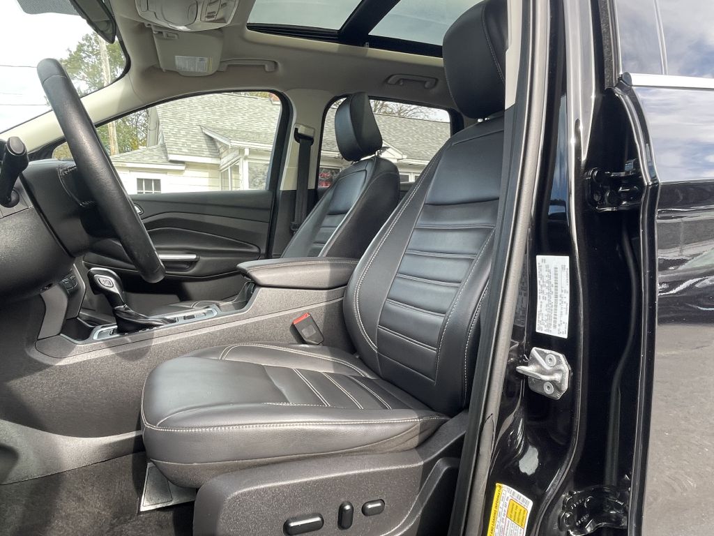 Photo 9 of this FORD ESCAPE