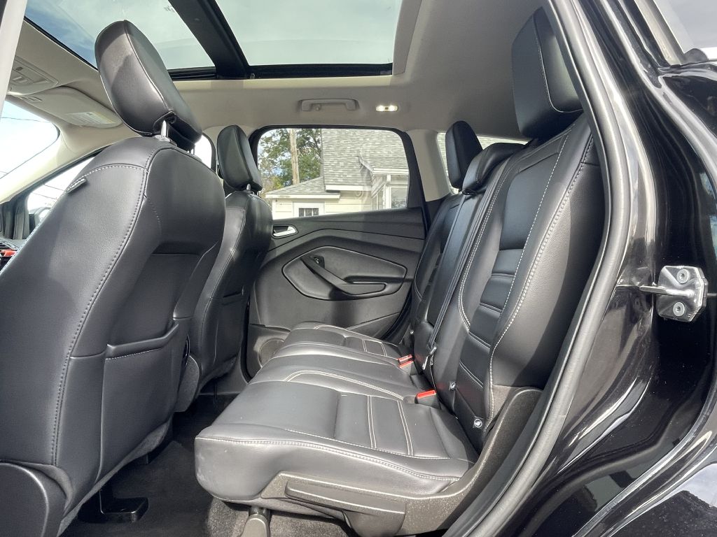 Photo 11 of this FORD ESCAPE